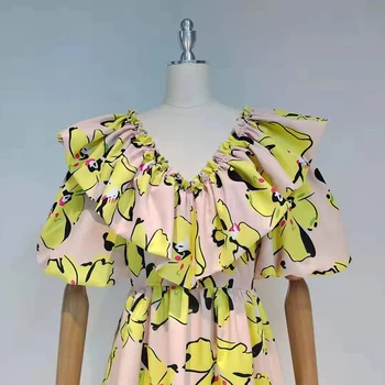TWOTWINSTYLE Elegantiškas Pynimas Kratinys Suknelė Moterims V Kaklo Sluoksniuotos Rankovėmis Aukštos Juosmens Mini Vasaros Suknelės Moterų Mados Naujų 2021