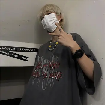 Korėjos vasaros 2021 naujas trumpas rankovėmis vyriški tamsiai grafiti raštas atspausdinta marškinėliai prarasti studentų hip-hop stylall rungtynes, T-shirt