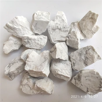 Didmeninė Balta Howlite Turkio Spalvos Dekoratyvinės Rough Stone