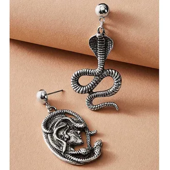 Metalo tekstūros geometrinis populiarus senas gyvatės formos auskarai C formos trimatis gyvatė auskarai moterims
