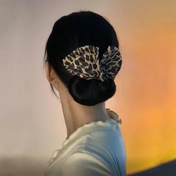 2021 Mados Vikrus Bun Moterų kirpykloje Lankelis prancūzijos Spurgos Plaukų Bun Maker Geležies Vielos Lankas Hairband Plaukų Braider 
