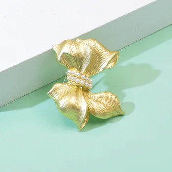 CINDY XIANG Naujas Aukso Laivapriekio Sages Moterims Derliaus Metalo Imituojamas Perlų Sagė Pin Broches bižuterijos Elegantiškas Priedai